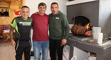 Dünya Şampiyonu Fırat Aslan Oltu'da
