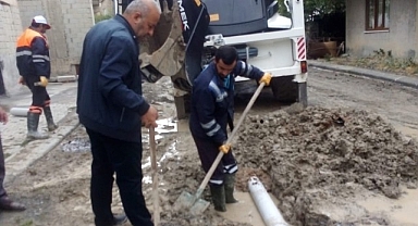 Ekiplerden yağmur mesaisi