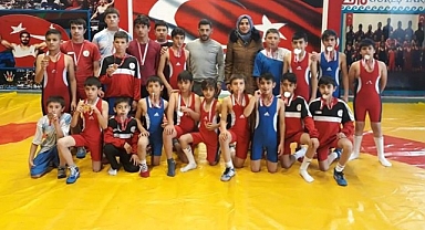Eleşkirt’te Güreşte Güzel Şahlanış