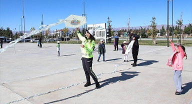 Erzurum'da gökyüzünü şenlendirdiler!