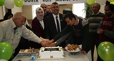 Erzurum'da hastaların sahne performansı alkış aldı