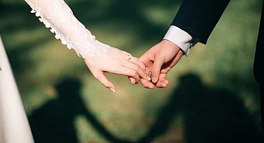 Evlenecek gençlere faizsiz kredi!