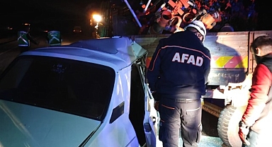 Feci kaza! Traktör ile otomobil çarpıştı: 1 ölü, 1 yaralı
