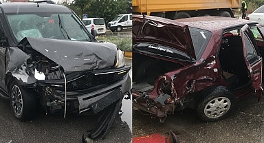 İki otomobil çarpıştı! 8 yaralı
