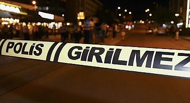 Husumetli aileler birbirine girdi! Taşlar sopalar havada uçtu