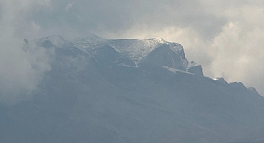 Mevsimin ilk karı düştü