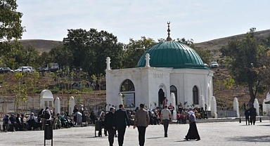 O türbe inanç turizmine kazandırıldı