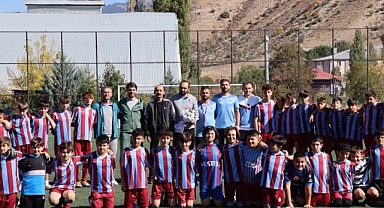 Oltu'da Trabzonspor fırtınası esti