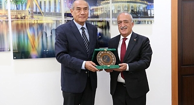 Rektör Çomaklı yurda döndü
