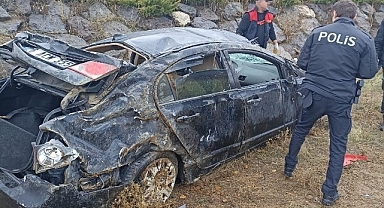Sağanak kazayı getirdi! Şarampole yuvarlandılar