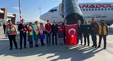 Erzurum Havalimanında yolculara 100. Yıl jesti