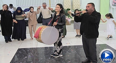 Zurnacı baba ve davulcu kızı
