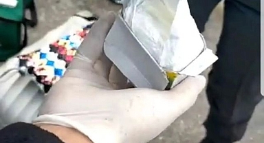 3 aylık bebeğin karnından uyuşturucu çıktı