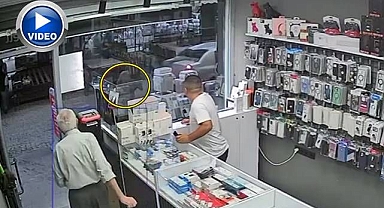 Aracın üzerine öyle bir şey düştü ki...