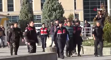 Cinayet zanlısını evine giden kan lekeleri ele verdi