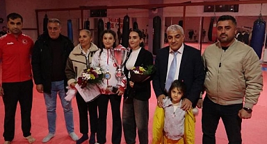 Dünya şampiyonuna coşkulu karşılama!