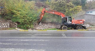 Ekipler binaları yıktı!