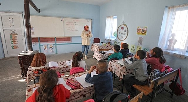 Ellerinin değdiği her yer çiçek gibi...