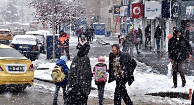 Erzurum’da bir ilçe de daha okullar tatil!