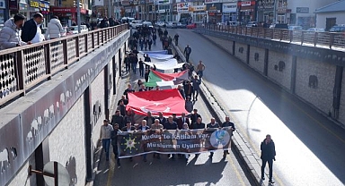Erzurum’da dünya Müslümanları için yürüdüler