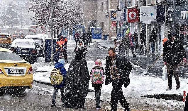 Erzurum'da eğitime kar engeli!