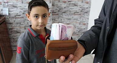 Erzurumlu çocuk insanlık dersi verdi!