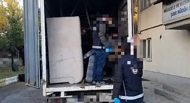 Evden eve taşımacılık yapan kamyonette yakalandılar!