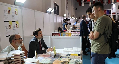 Fuardaki Kaymakama öğrencilerden büyük ilgi