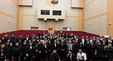 Hukuk Fakültesi öğrencilerinden meclis provası