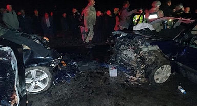 Kafa kafaya geldikleri kazada can verdiler!