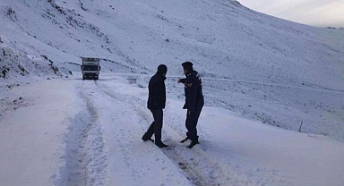 Kara saplanınca imdadına ekipler yetişti!