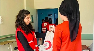 Kızılay, anneler ve bebekleriyle buluştu