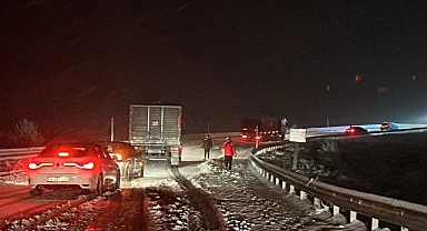 Kop'ta kar ve tipi geçit vermiyor...