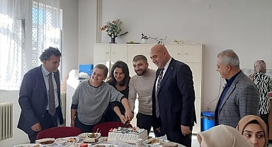 Öğretmenlere doğum günü sürprizi
