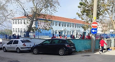 Okul önünde dehşeti yaşadı!
