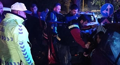 Otomobiller çarpıştı! Yaralılar var...