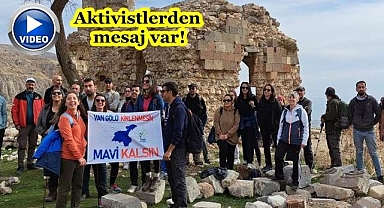 Pankart açıp slogan attılar!