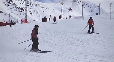 Sezon açıldı kayakseverler piste koştu