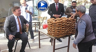 Bugün simitler Vali Bey'den...
