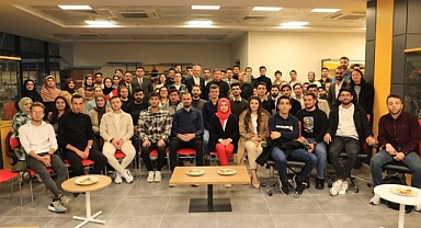 Vali öğrencilere kulak verdi