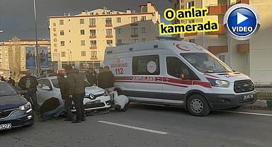 Anne kıza otomobil böyle çarptı!