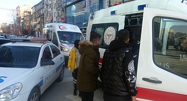 Bıçaklı saldırıya uğrayan genç ağır yaralandı