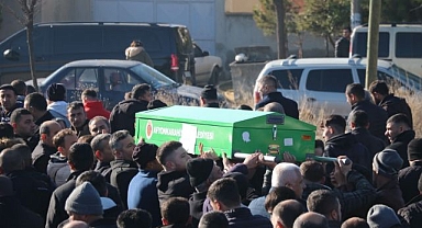 Damadın yaptığı katliamda ölen 4 kişi toprağa verildi   