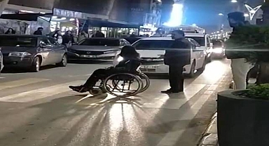 Engelli gencin rampa isyanı caddeyi trafiğe kapattı.