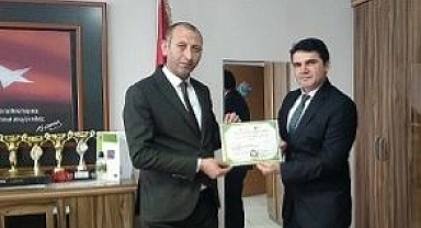 Erzurum'da o okula sıfır atık belgesi