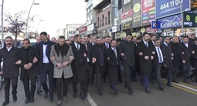 Erzurum Ülkü Ocakları şehitler için yürüdü