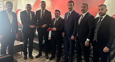 Erzurum Ülkü Ocaklarında bayrak değişimi