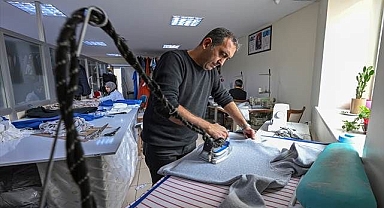 Gazze'deki kadın ve çocuklar için üretiyorlar