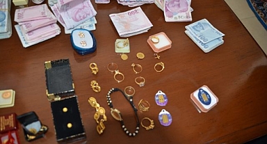 Gazze'ye destek için ziynet eşyalarını bağışladılar!  