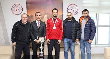 Genç sporcu dünya şampiyonu oldu